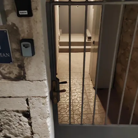 Duje 2 Apartmán *