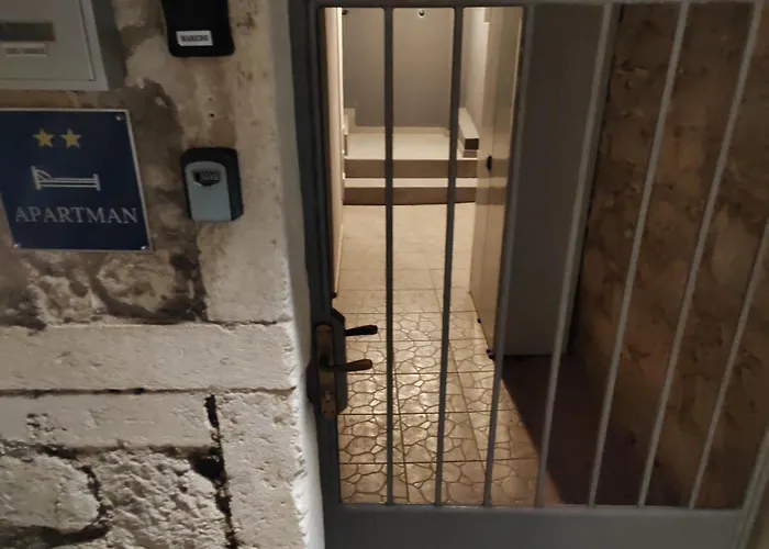 Duje 2 Apartmán *